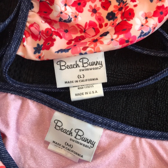 Beach Bunny Lay Your Love On Me - Picture 4 of 5